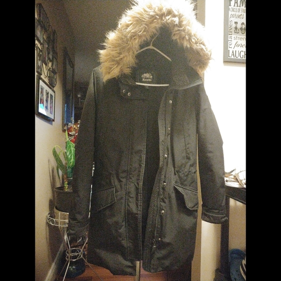 Roots Winter Jacket - Picture 1 of 7
